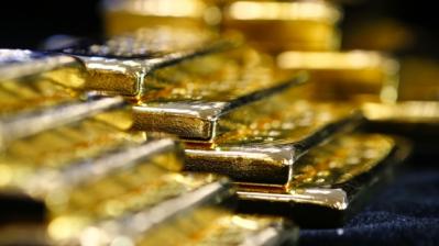 Hợp đồng tương lai vàng giảm gần 5%