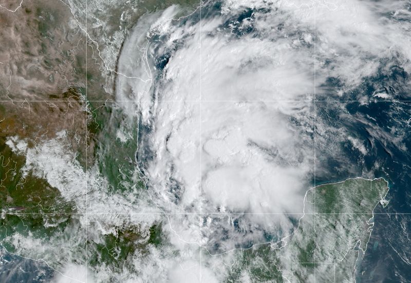 Storm Nicholas knocks out power to over 400,000 customers in Texas