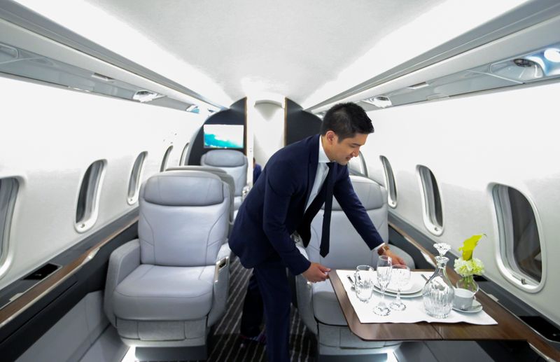 Bombardier launches upscale Challenger 3500 in battle for mid-sized private jets