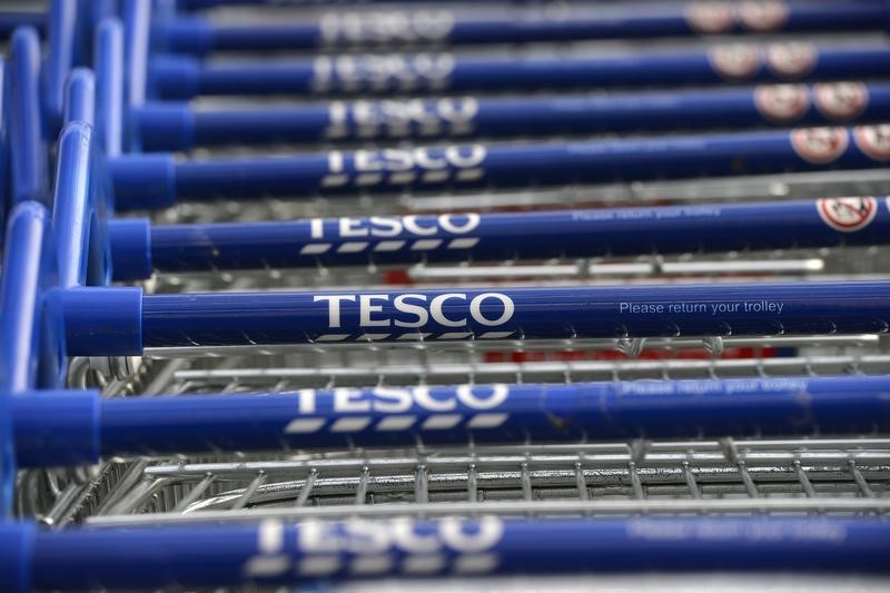 Chứng khoán Châu Âu trái chiều; Cổ phiếu công nghệ suy yếu, Tesco tốt hơn
