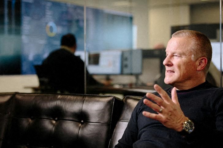 UK financial watchdog near a decision on Woodford fund probe