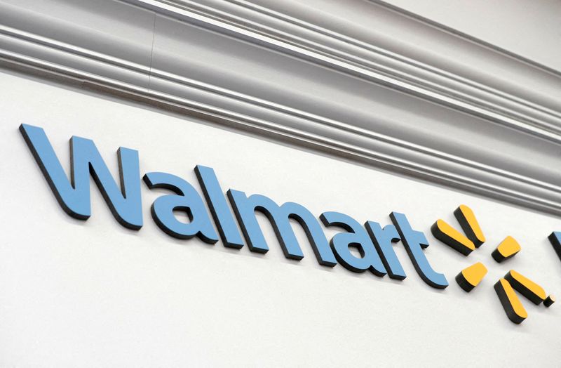Walmart says two top U.S. executives to leave - memo