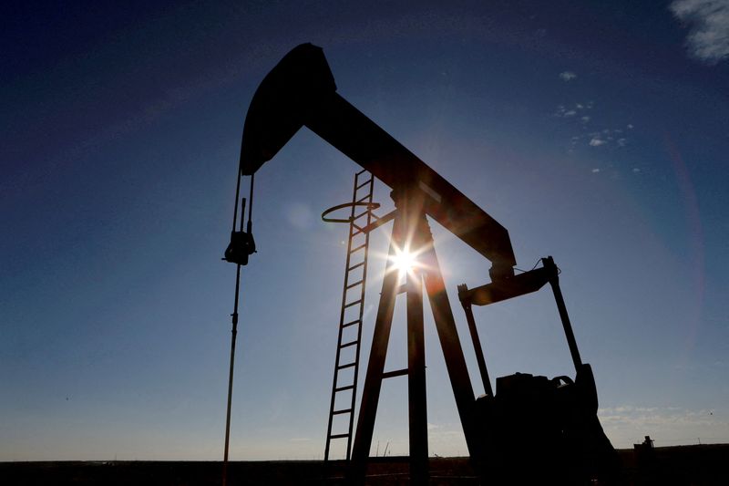 Oil falls as looming U.S. rate hikes spook investors