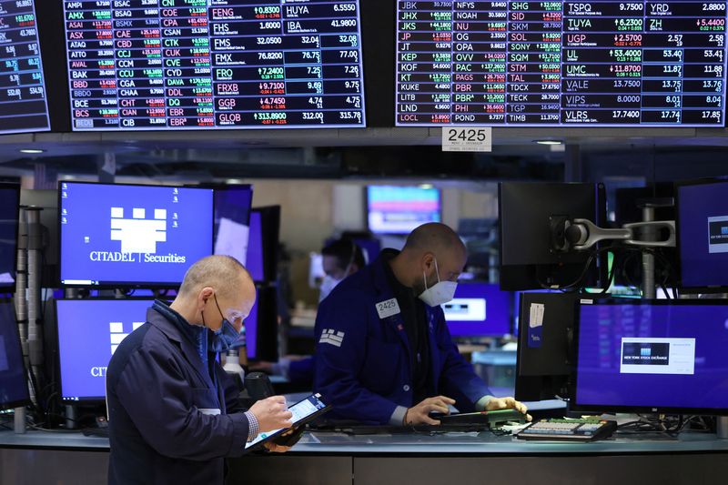S&P500 đóng cửa giảm khi cổ phiếu công nghệ giảm sâu